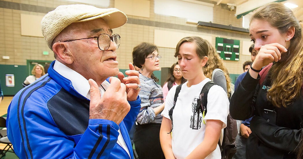 Ben Stern, qui s’est opposé à un rassemblement nazi dans l’Illinois, décède à 102 ans