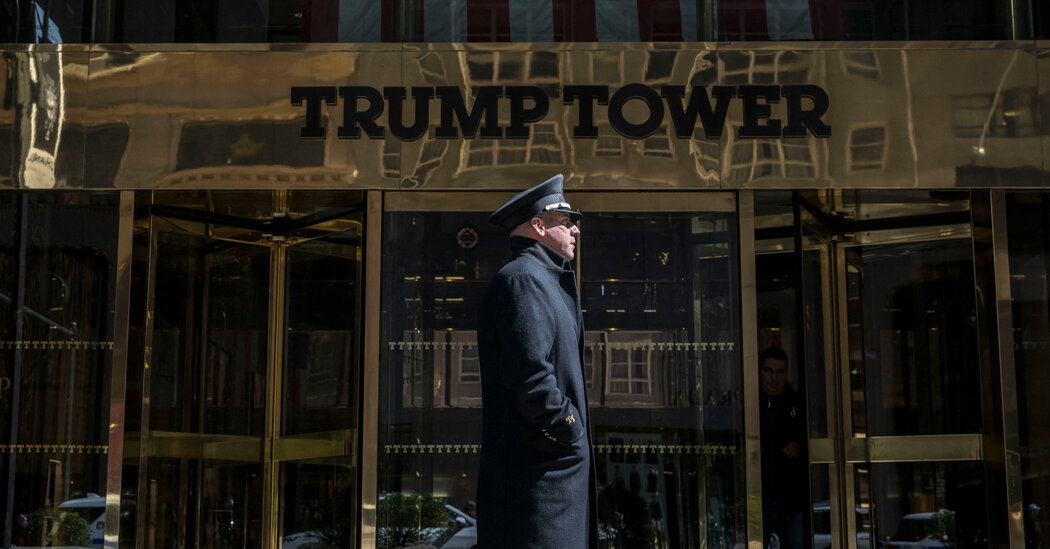 Lors d’un blitz de collecte de fonds, Trump met en garde les démocrates : ne touchez pas à la Trump Tower